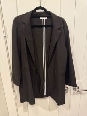 Carly Jean Los Angeles Black Open-Front Blazer